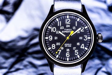 20 Tips for Photographing Watches and Timepieces .